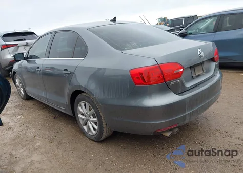 2013 Volkswagen Jetta Se z USA, uszkodzony, nr VIN 3VWDP7AJ8DM210875